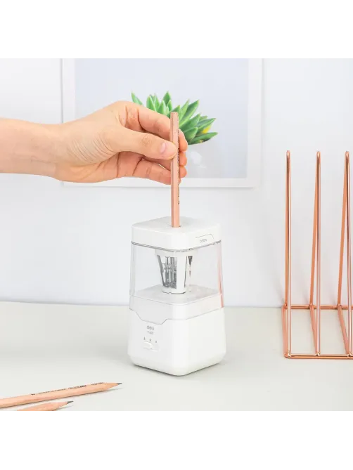 Точилка для карандашей электрич. Deli, 1 отв., пластик ,батарея+ USB, белый