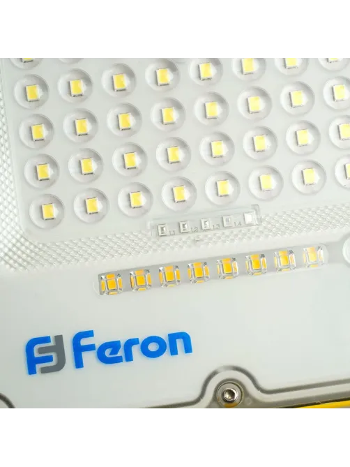 Прожектор светодиодный Feron LL-950 переносной с з/у IP66 30W 6400K (48675)