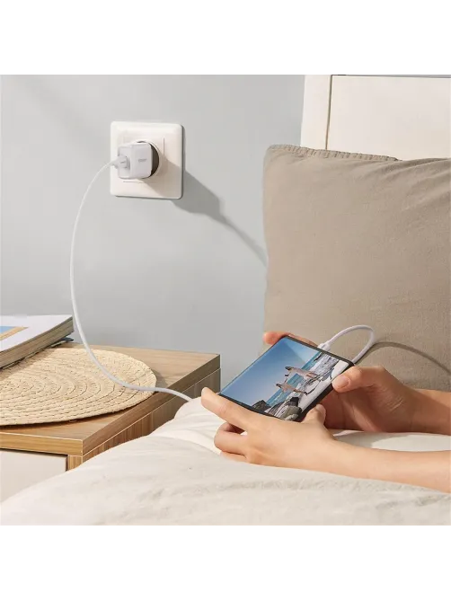 Зарядное устройство UGREEN USB-A QC 3.0 18W Charger CD122 (White) (10133)
