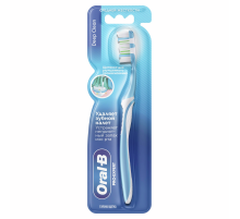 Зубная щетка Oral-B Pro-expert Deep Clean средняя
