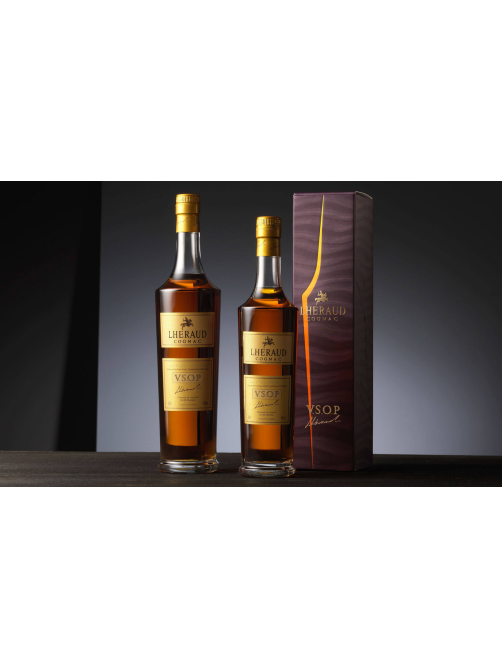 Коньяк Lheraud VSOP в подарочной упаковке, 0.5л