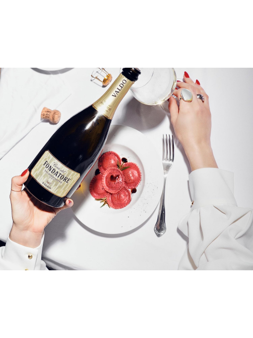 Вино игристое Valdo Cuvee del Fondatore белое брют, 0.75л