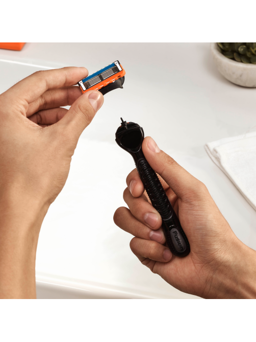 Кассета для бритвенного станка Gillette Fusion Power, 4шт