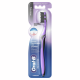 Зубная щетка Oral-B Pro 3D White Whitening с древесным углем средняя
