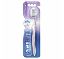 Зубная щетка Oral-B 3D White Whitening средняя