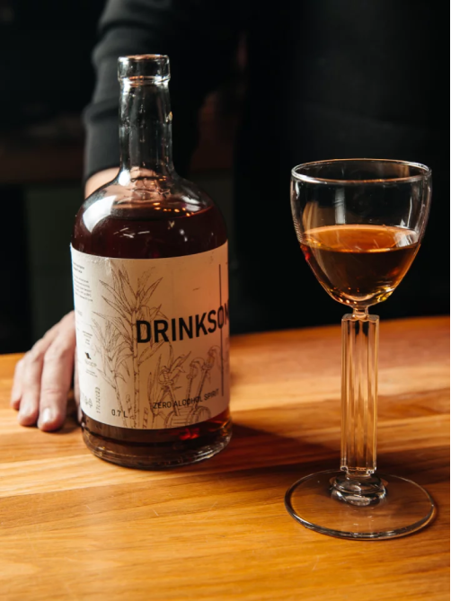 Напиток безалкогольный Drinksome Pirate Dark Rum Темный Ром негазированный, 0.7л