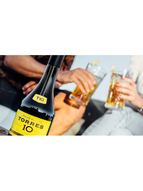 Бренди Torres 10 Gran Reserva в подарочной упаковке, 0.7л