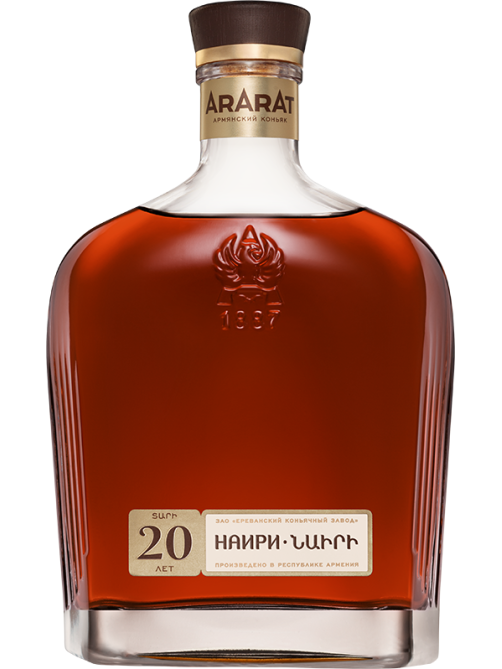 Коньяк Арарат Наири в подарочной упаковке, 0.7л