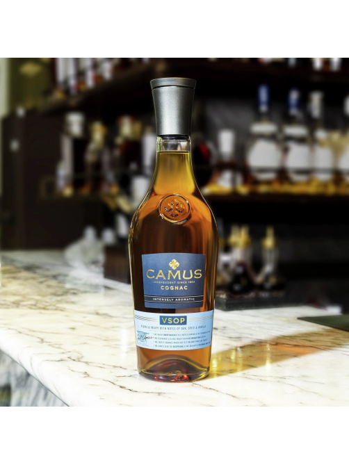Коньяк Camus VSOP в подарочной упаковке, 0.5л