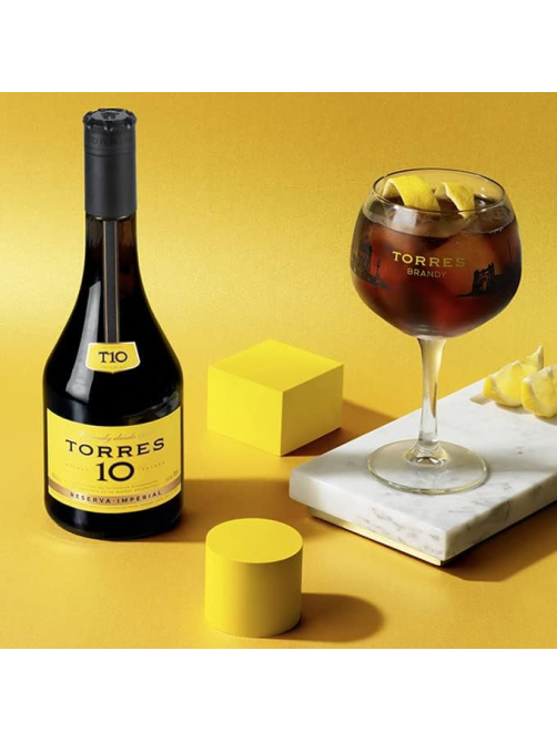 Бренди Torres 10 Gran Reserva в подарочной упаковке, 0.7л