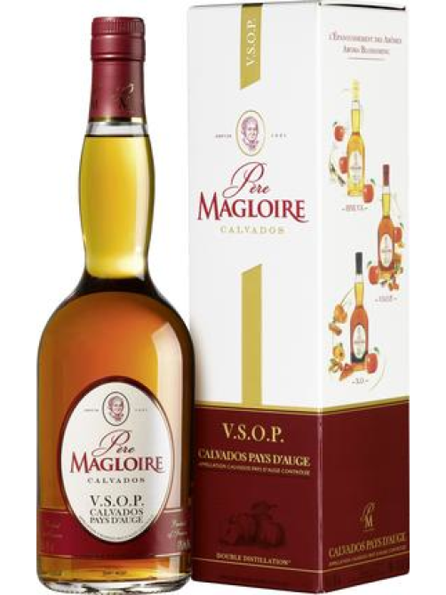 Кальвадос Pere Magloire VSOP в подарочной упаковке, 0.7л
