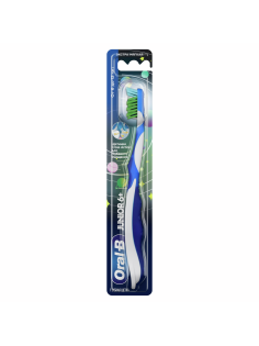 Зубная щетка детская Oral-B Junior экстрамягкая 6+ лет