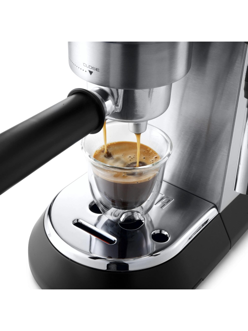 Кофеварка рожковая Delonghi EC685M