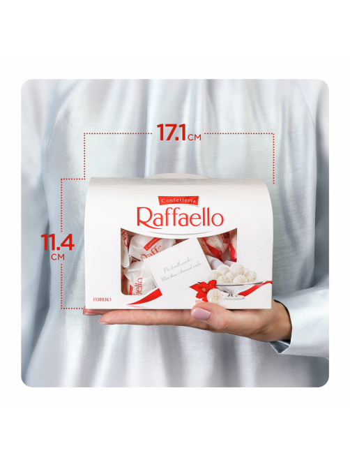Конфеты в коробке Raffaello с цельным миндальным орехом в кокосовой обсыпке сундук, 240г