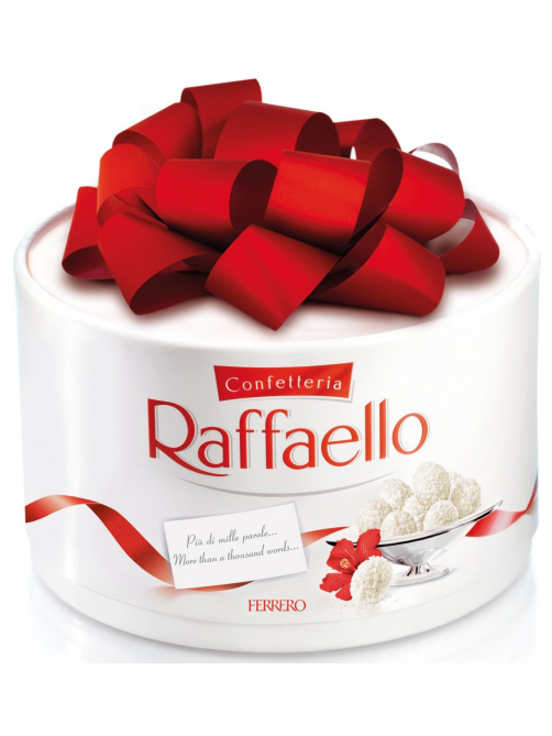 Конфеты в коробке Raffaello с цельным миндальным орехом в кокосовой обсыпке, 200г