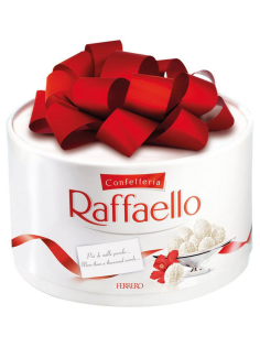 Конфеты в коробке Raffaello с цельным миндальным орехом в кокосовой обсыпке, 100г