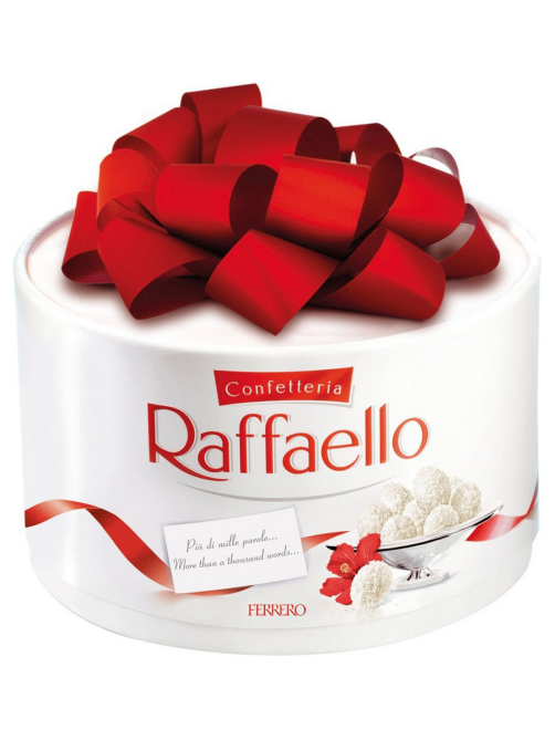 Конфеты в коробке Raffaello с цельным миндальным орехом в кокосовой обсыпке, 100г