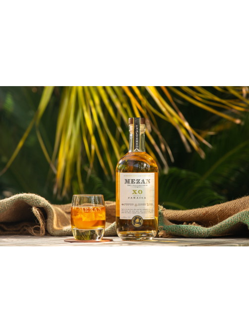 Ром Mezan Jamaica XO в подарочной упаковке, 0.7л