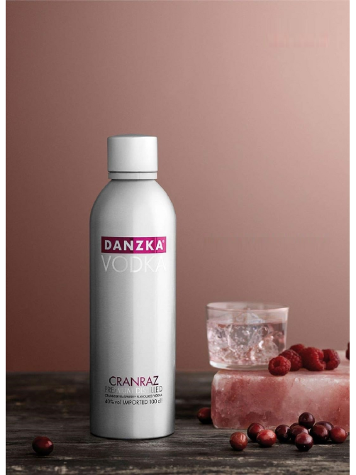 Водка Danzka Cranraz, 0.7л