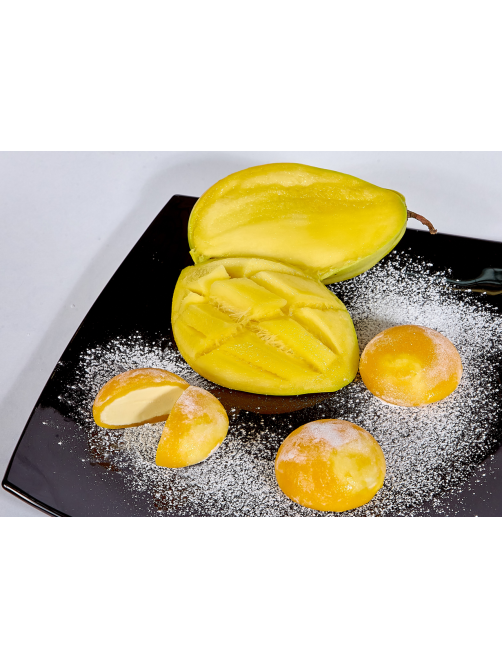 Мороженое сливочное Sweet Moon Mochi Ice Cream в рисовой глазури с манго (35г х 8шт), 300г
