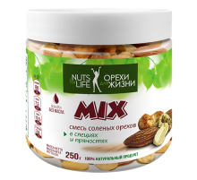 Смесь орехов Nuts for Life в специях и пряностях, 250г