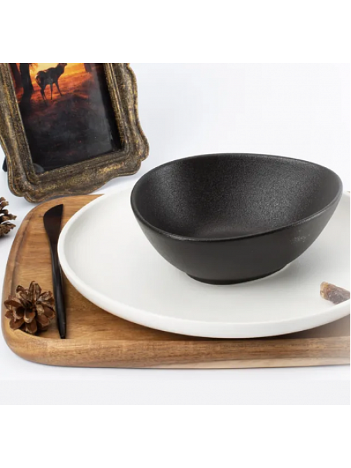Салатник треугольный Domenik Rock black 450мл, 16см