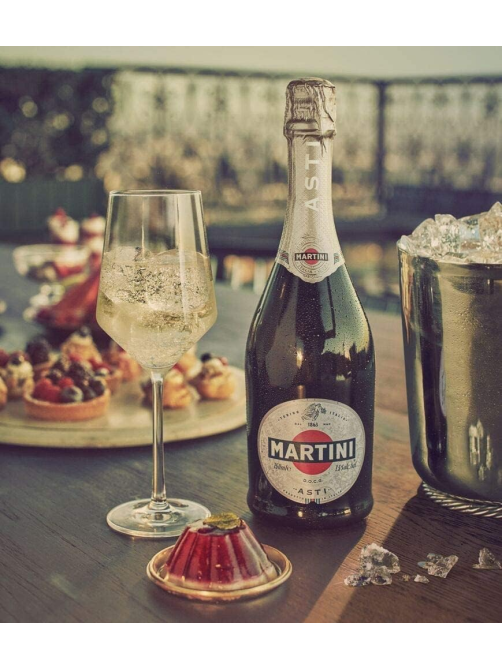 Вино игристое Martini Asti белое сладкое в подарочной упаковке, 0.75л