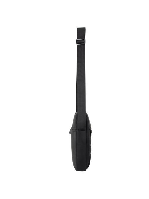 Сумка на плечо BRAUBERG COMPACT с отделением для планшета 9,7'', 2 кармана, черная, 26,5x22x5,5 см, 240500