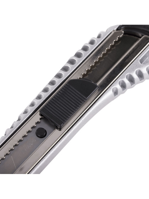 Нож канцелярский 18 мм, КОМПЛЕКТ 2 штуки + 10 ЛЕЗВИЙ, BRAUBERG Metallic, металлический корпус, 273929