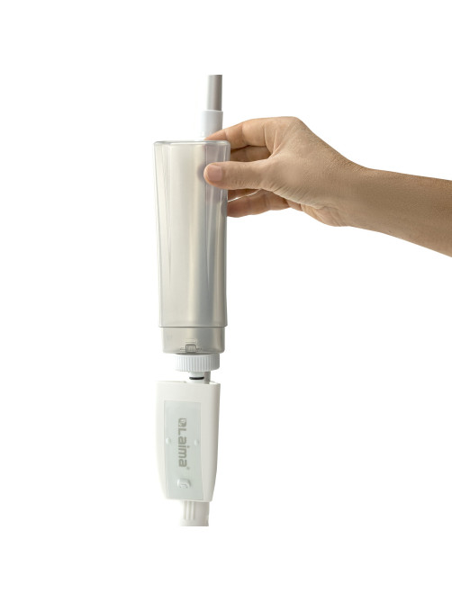 Швабра с распылителем UltraSpray X, 2 насадки из микрофибры объемный ворс, скребок, LAIMA, 609143