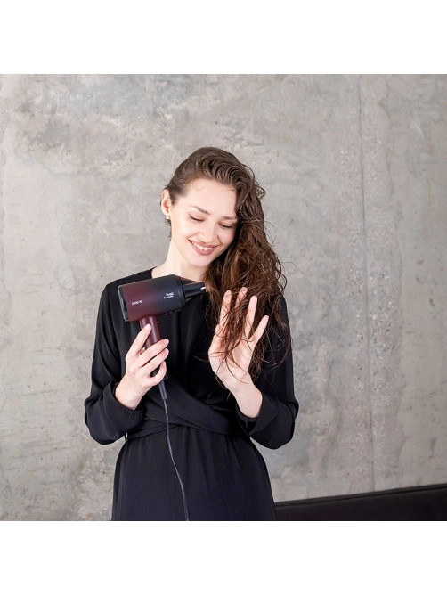 Фен SCARLETT SC-HD70I38, 2000 Вт, 2 скорости, 3 температурных режима, ионизация, черный/бордовый