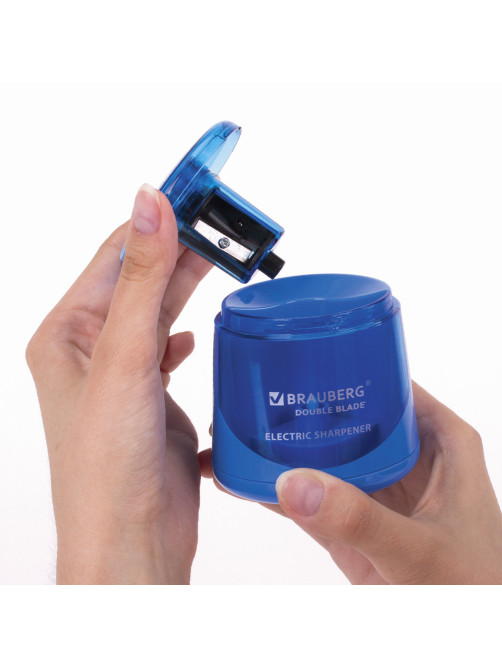 Точилка электрическая BRAUBERG DOUBLE BLADE BLUE, двойное лезвие, питание от 2 батареек AA, 229605