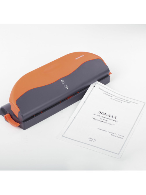 Переплетная машина для пластиковой пружины BRAUBERG BM-4, + ДЫРОКОЛ на 4 отверстия, пробивает 4 л., сшивает до 50 л., 531585