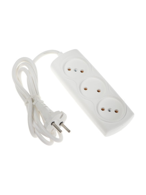 Удлинитель Luazon Lighting ECO, 3 розетки, 1.5 м, 10 А, 2200 Вт, ПВС 2×0.75 мм2, без заземления, белый