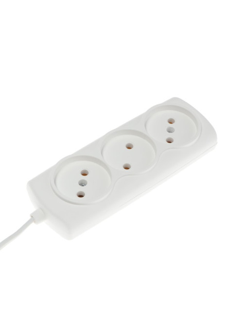 Удлинитель Luazon Lighting ECO, 3 розетки, 1.5 м, 6 А, 1300 Вт, ШВВП 2×0.75 мм2, без заземления, белый