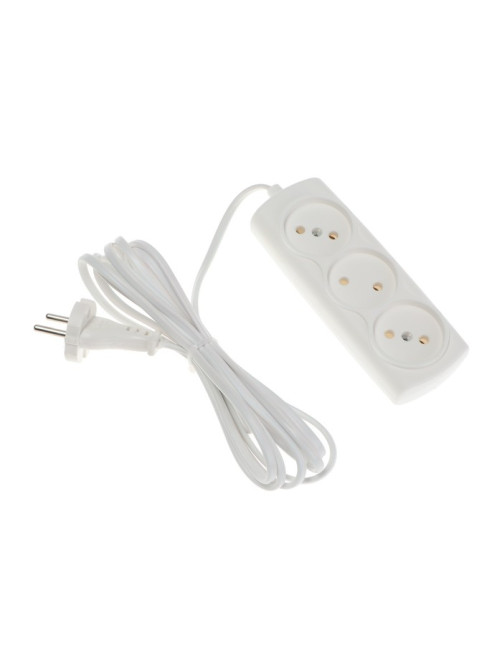 Удлинитель Luazon Lighting ECO, 3 розетки, 2.7 м, 6 А,1300 Вт, ШВВП 2×0.75 мм2, без заземления, белый
