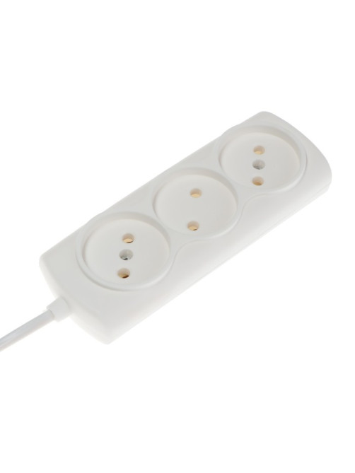Удлинитель Luazon Lighting ECO, 3 розетки, 2.7 м, 6 А,1300 Вт, ШВВП 2×0.75 мм2, без заземления, белый