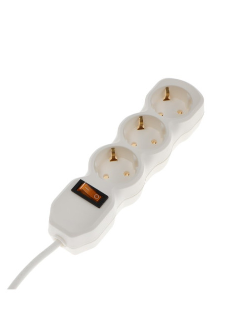 Удлинитель Luazon Lighting ECO, 3 розетки, 2.7 м, 16 А, 3500 Вт, ПВС 3×1 мм2, с заземлением, с выключателем, белый