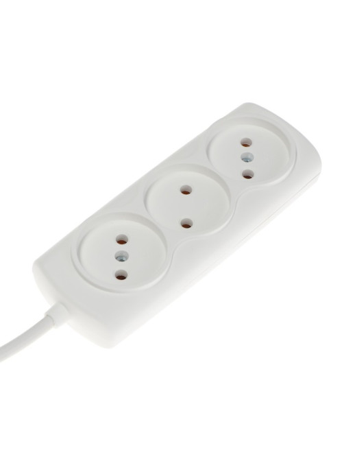 Удлинитель Luazon Lighting ECO, 3 розетки, 2.7 м, 10 А, 2200 Вт, ПВС 2×0.75 мм2, без заземления, белый