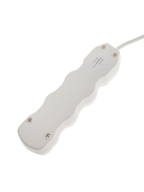 Удлинитель Luazon Lighting ECO, 3 розетки, 2.7 м, 16 А, 3500 Вт, ПВС 3×1 мм2, с заземлением, с выключателем, белый