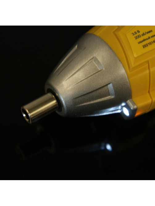 Отвертка ТУНДРА, двухпозиционная рукоятка, подсветка, Li-ion 1300 mAh, 200 об/мин, 3.5 Н*м
