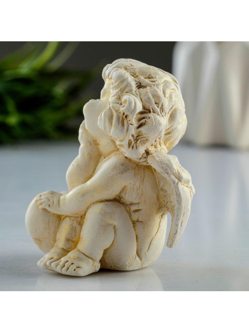 Фигурка гипс «Ангел с сердцем», позолота, 6×8×5 см