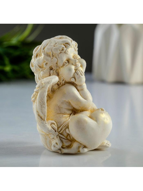 Фигурка гипс «Ангел с сердцем», позолота, 6×8×5 см