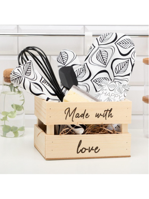 Набор подарочный «Этель» Made with love: полотенце, варежка-прихватка, кухонная лопатка, венчик, губка