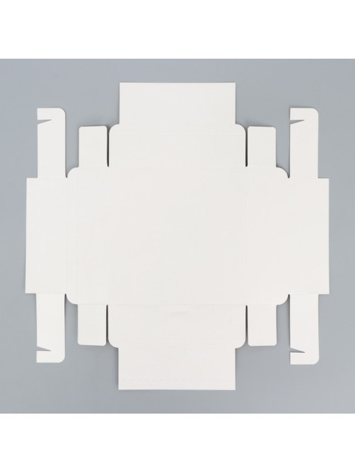 Коробка под 9 конфет с ячейками «Красивый новый год» 14.5×14.5×3.5 см