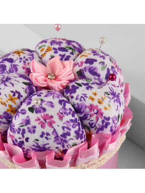 Игольница со шкатулкой для хранения мелочей, 8×7.8×7.8 см, цвет розовый