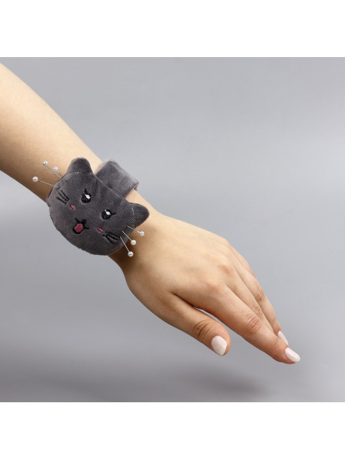 Игольница на браслете «Кошка», 23×6.5 см, серая