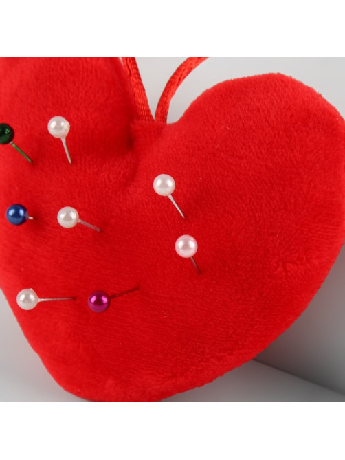 Игольница с петлёй «Сердце», 8.5×6.5×3.5 см, красная