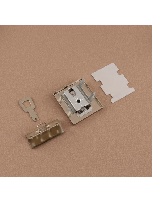 Застёжка для сумки, с ключом, 3.8×4 см, цвет серебряный