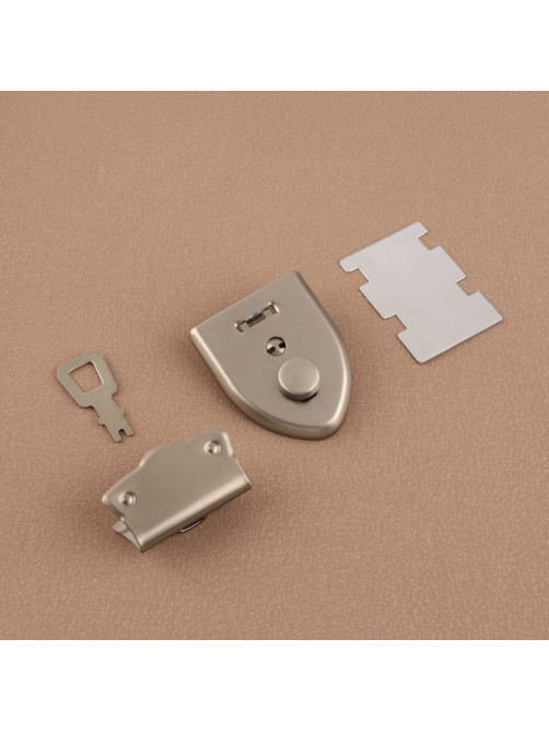 Застёжка для сумки, с ключом, 3.8×5 см, цвет серебряный